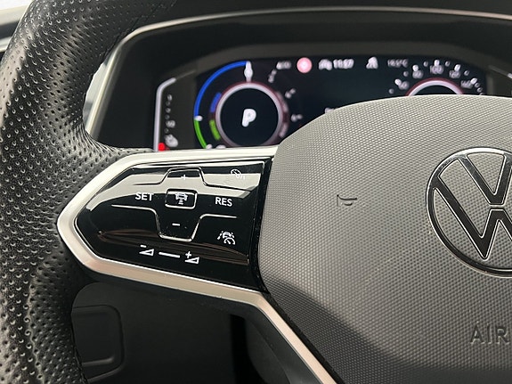 Volkswagen Tiguan 14 of 30