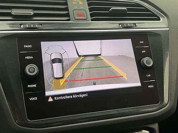 Volkswagen Tiguan 18 of 30