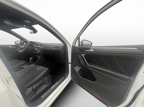Volkswagen Tiguan 24 of 30