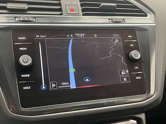 Volkswagen Tiguan 19 of 30
