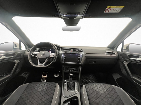 Volkswagen Tiguan 17 of 30