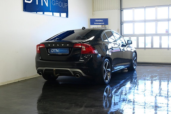 Volvo S60 3 of 5