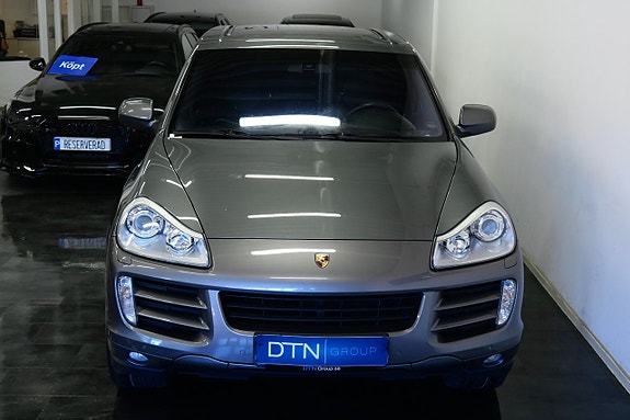 Porsche Cayenne 6 of 22