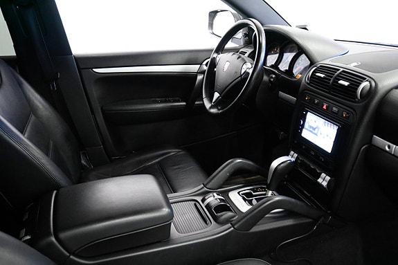 Porsche Cayenne 7 of 22