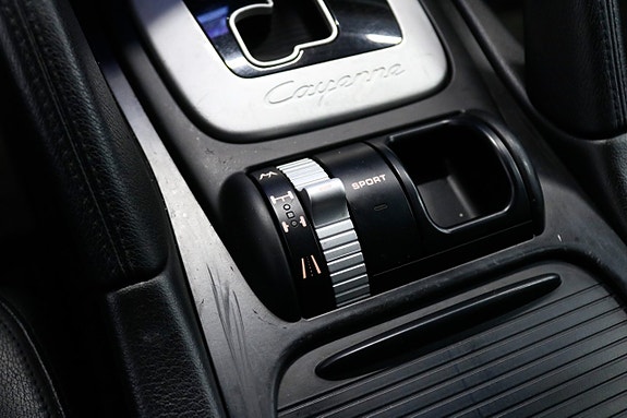 Porsche Cayenne 19 of 22