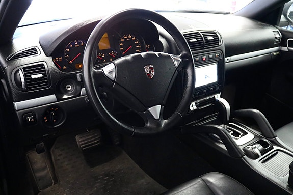 Porsche Cayenne 11 of 22