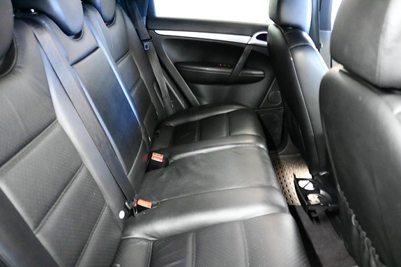 Porsche Cayenne 9 of 22