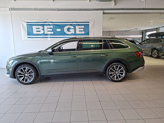 Skoda Superb Scout 2 of 5