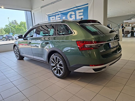 Skoda Superb Scout 3 of 5