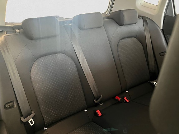 Seat Arona 14 of 16