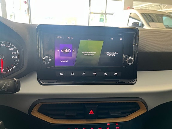 Seat Arona 16 of 16