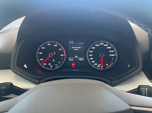Seat Arona 11 of 16