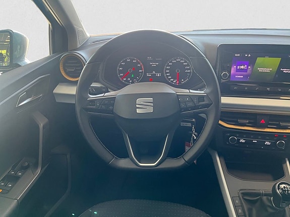 Seat Arona 10 of 16