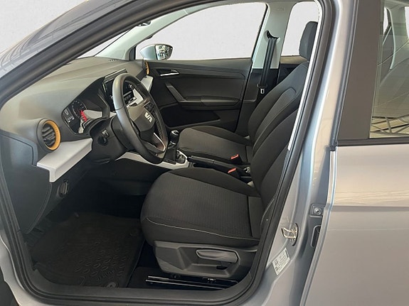 Seat Arona 7 of 16