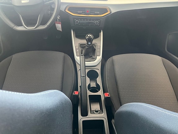 Seat Arona 12 of 16