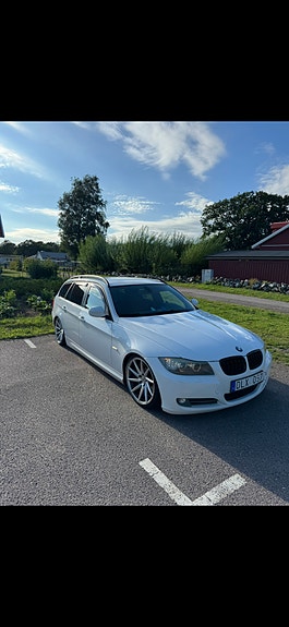 BMW 318d 3 of 4