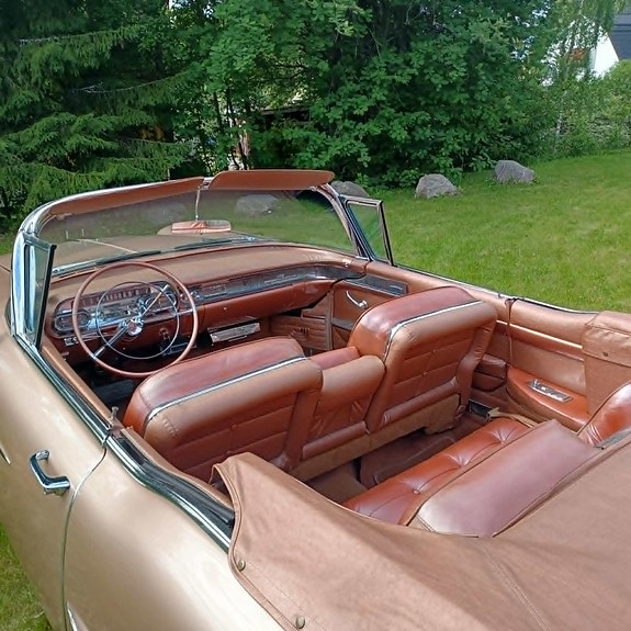 Cadillac Series 62 3 of 6