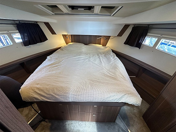 Sealine c330 11 of 12