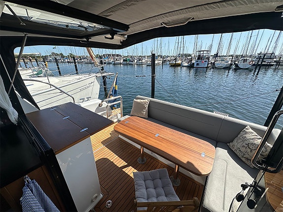 Sealine c330 5 of 5