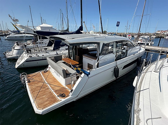 Sealine c330 3 of 5