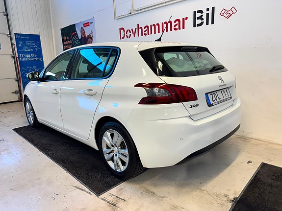 Peugeot 308 3 of 5