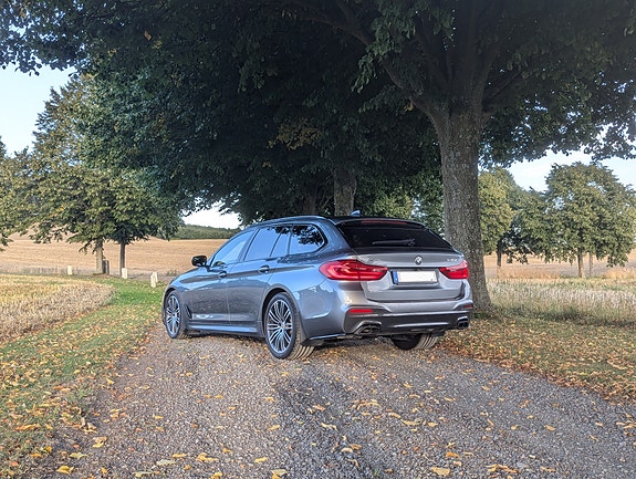 BMW 540i 2 of 5