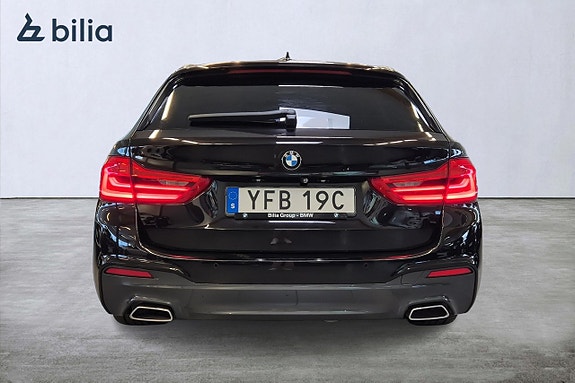 BMW 540i 4 of 5