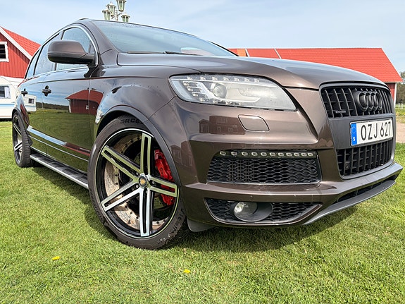 Audi Q7 3 of 5