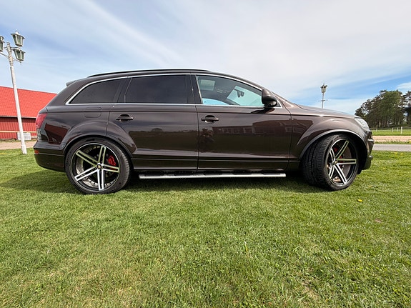 Audi Q7 4 of 5