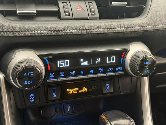 Toyota RAV4 24 of 30