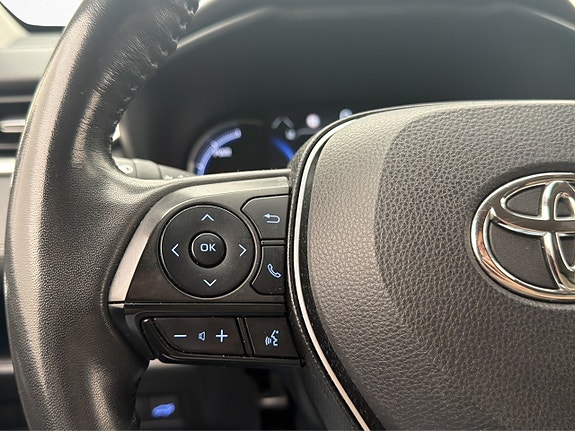 Toyota RAV4 18 of 30