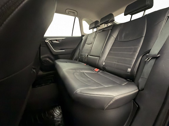 Toyota RAV4 28 of 30