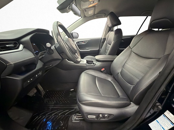 Toyota RAV4 13 of 30