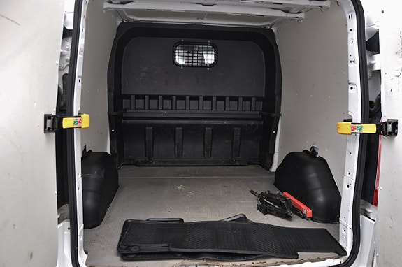 Ford Transit Custom 10 of 11