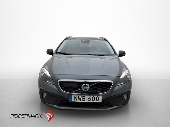 Volvo V40 Cross Country 2 of 5
