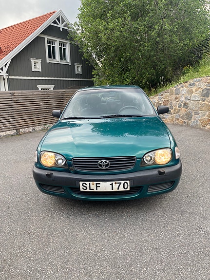 Toyota Corolla 4 of 11