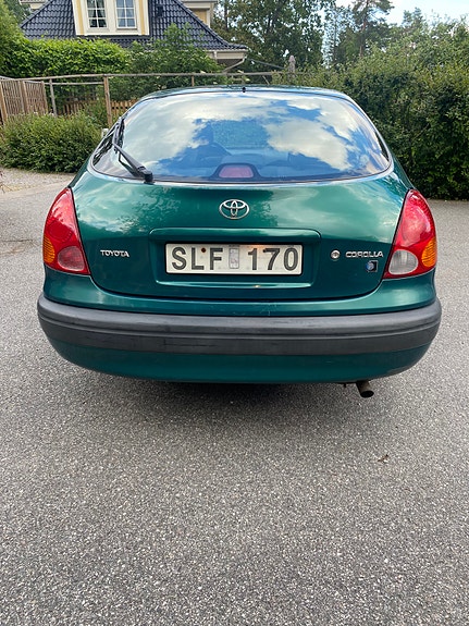 Toyota Corolla 8 of 11
