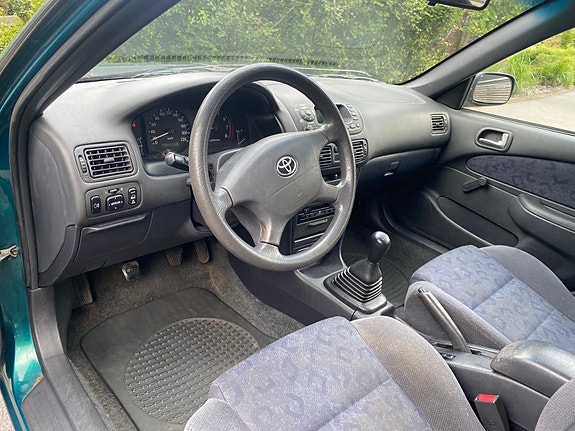 Toyota Corolla 9 of 11