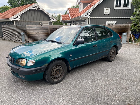 Toyota Corolla 2 of 11