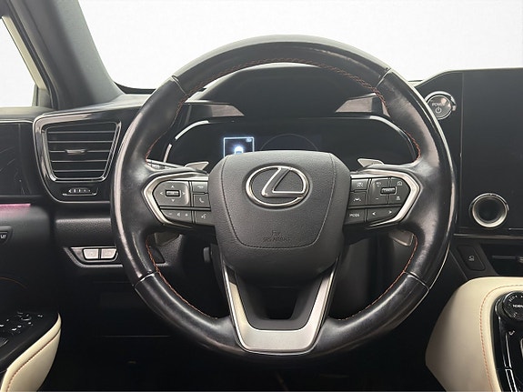 Lexus NX450h+ 15 of 30