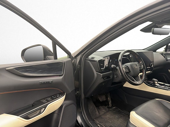 Lexus NX450h+ 12 of 30