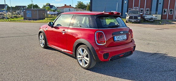 MINI One 3 of 5