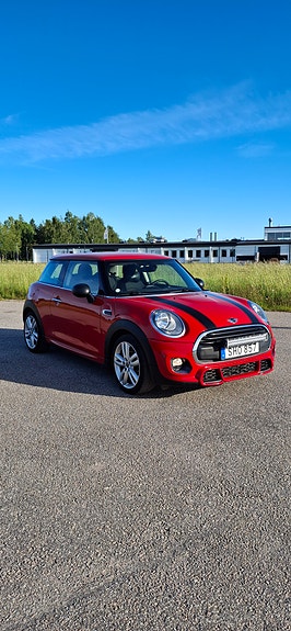 MINI One 2 of 5