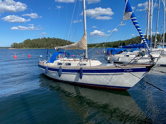 HALLBERG-RASSY 29 — View photo 1
