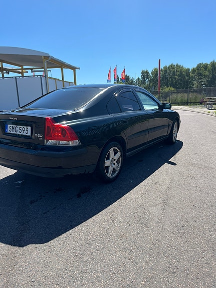 Volvo S60 3 of 5