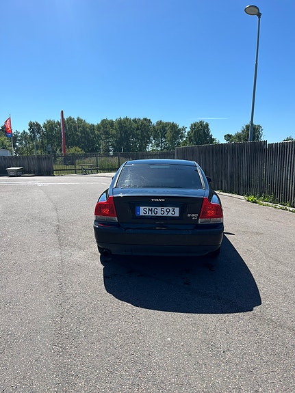 Volvo S60 2 of 5
