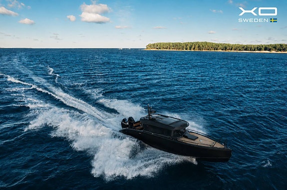 EXPLR 10 S+ 2 x 225 hk Mercury 65h "sparsamt använd demobåt" 2 of 5