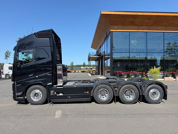 Volvo FH16 780 8x4 Tridem Tungdragare 2 of 12