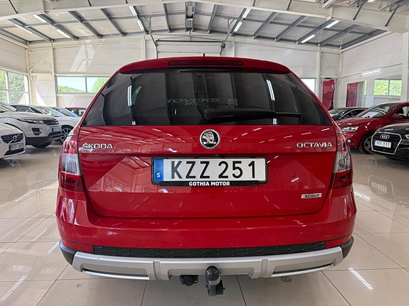 Skoda Octavia Scout 4 of 5