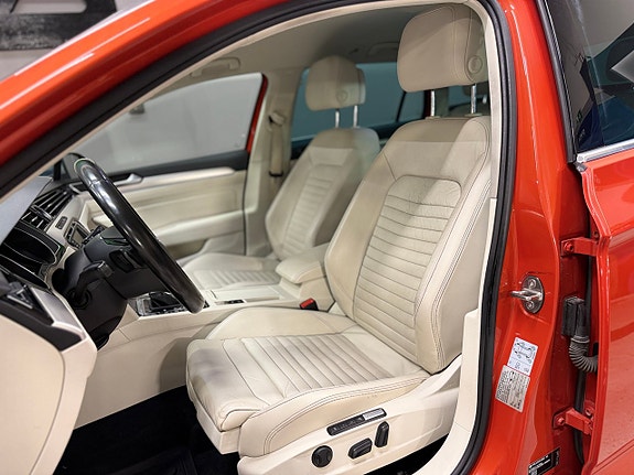 Volkswagen Passat Alltrack 10 of 22